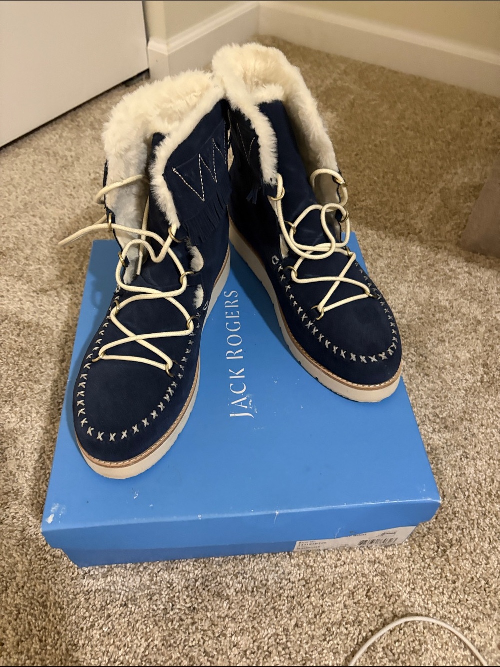 Jack Rogers Navy Faux-Fur Lined Moccasin Boots with Cream Laces size 9 NWOT